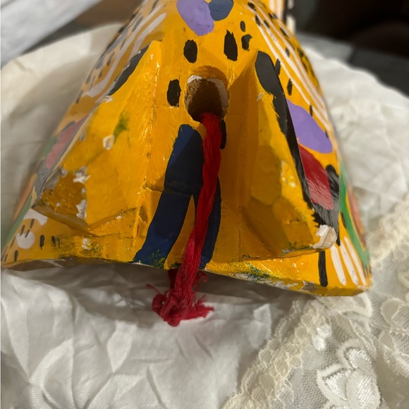 #41 One of A Kind Vintage Carved Mask from Antigia Guatemala. Beautiful Colors. - Picture 8 of 10